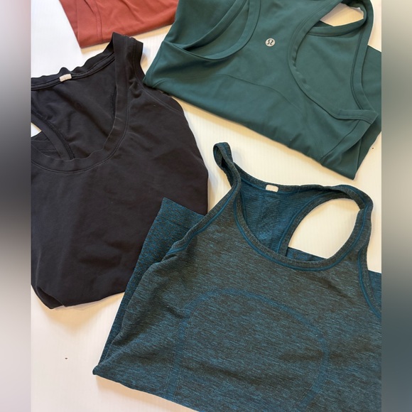PROMO: BUY 3 GET 1 FREE | Set of 4 Lululemon Tanks | Align & Swiftly | Size XS - Picture 5 of 9